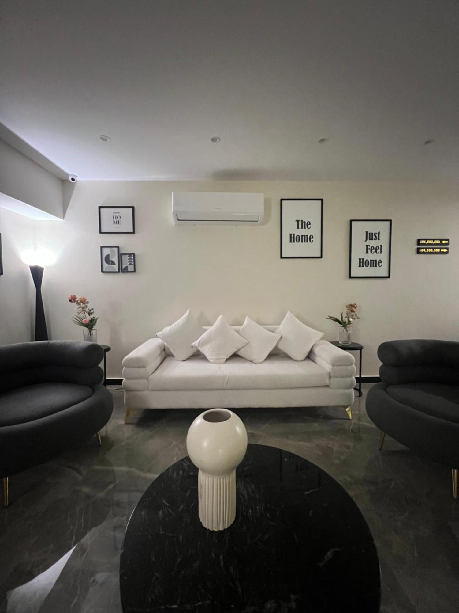 The Home Boutique Hotel Pyramids Inn Kafrat al Jabal Bagian luar foto