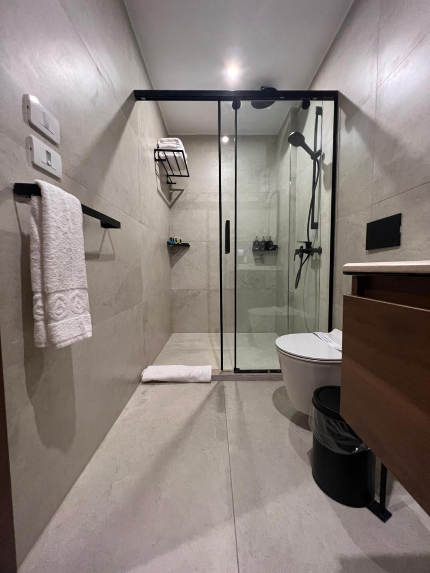 The Home Boutique Hotel Pyramids Inn Kafrat al Jabal Bagian luar foto