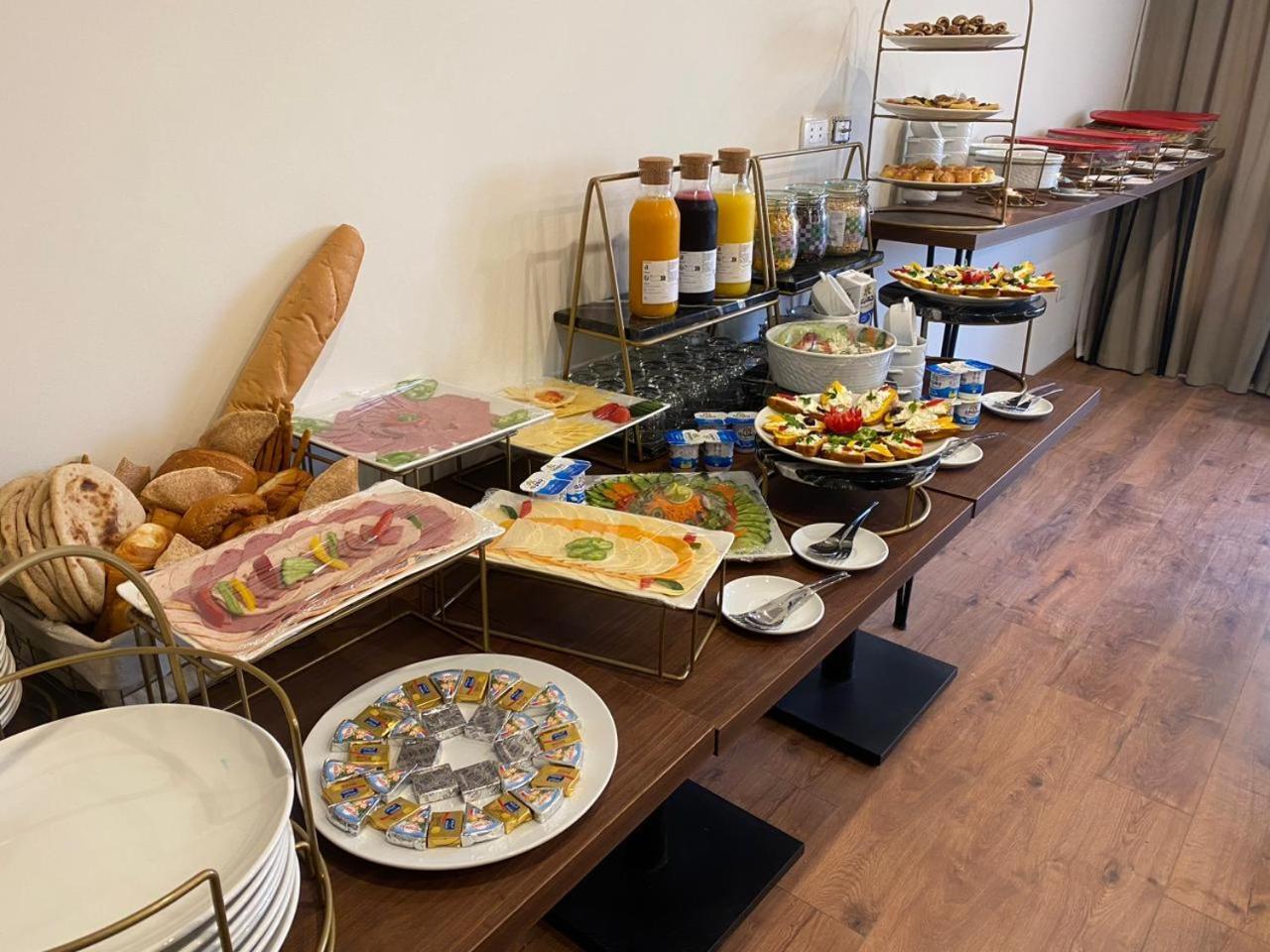 The Home Boutique Hotel Pyramids Inn Kafrat al Jabal Bagian luar foto