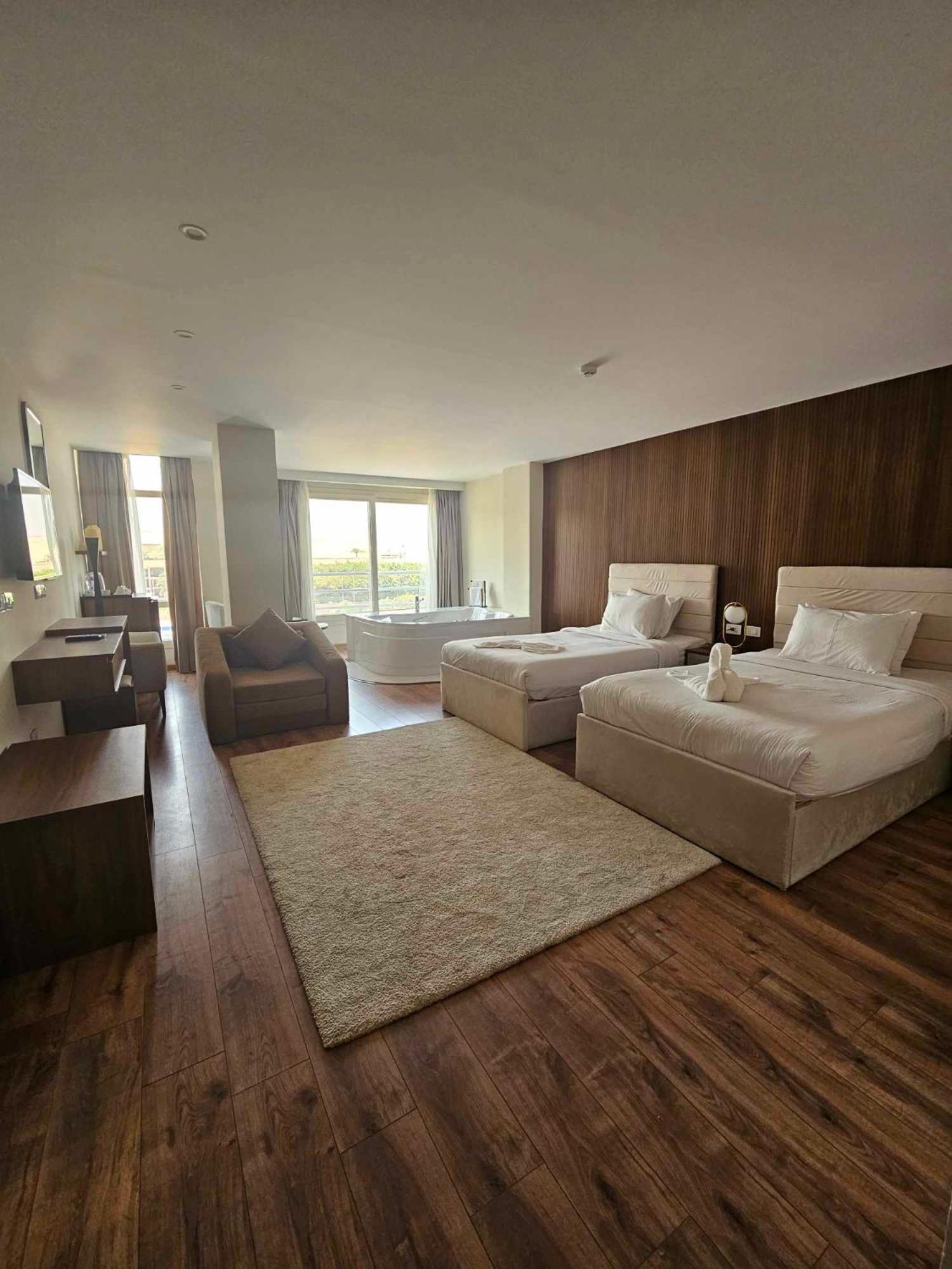 The Home Boutique Hotel Pyramids Inn Kafrat al Jabal Bagian luar foto